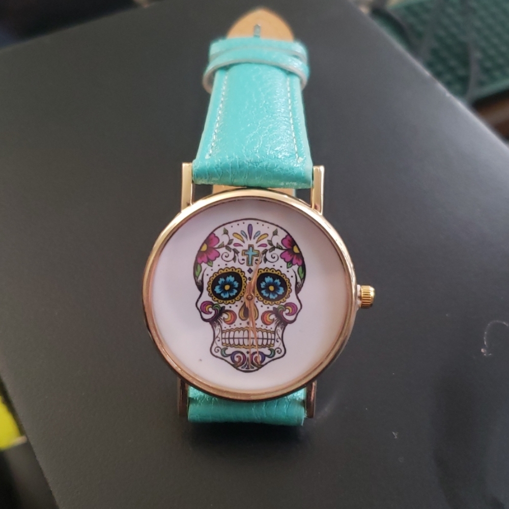 Watch - Picture 3 of 3